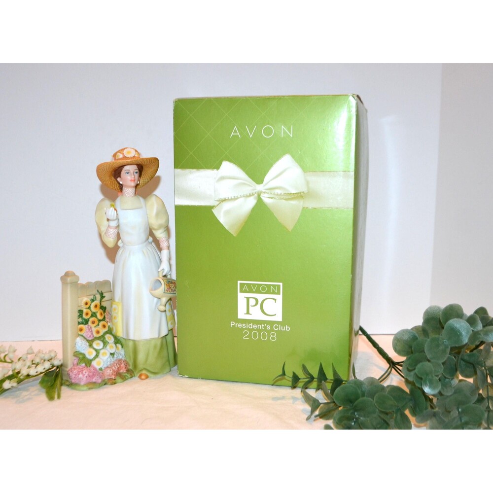 Avon Mrs. Albees Presidents Club Gift Rare and Beautiful 08